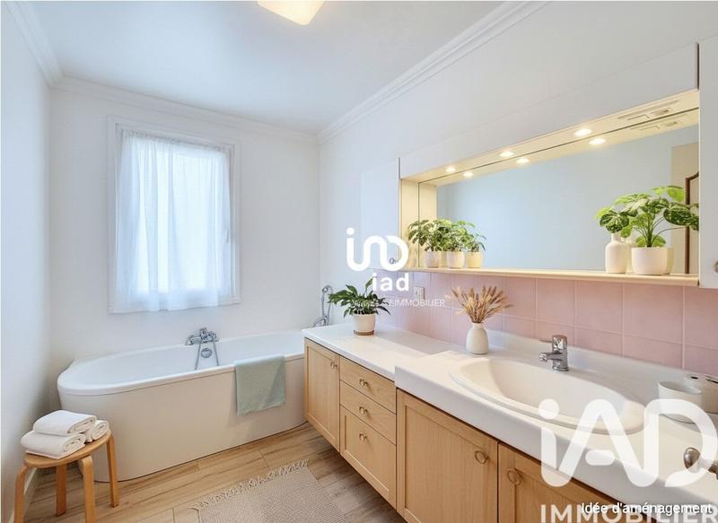 Maison - 93 m² - 4 pièces