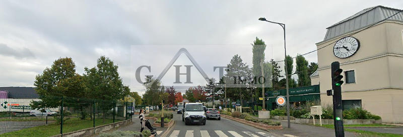 Entrepôt - 2 400 m²