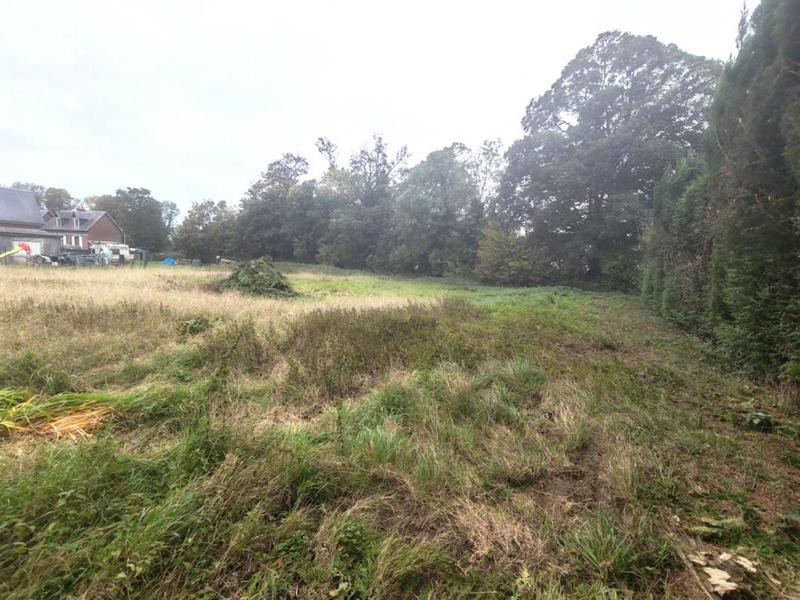 Terrain constructible - 1 617 m²