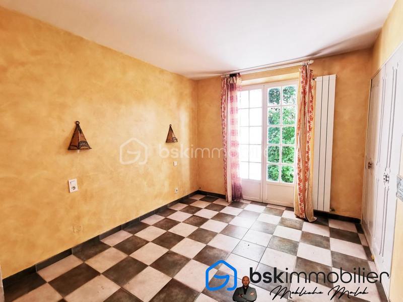 Maison - 208 m² - 7 pièces