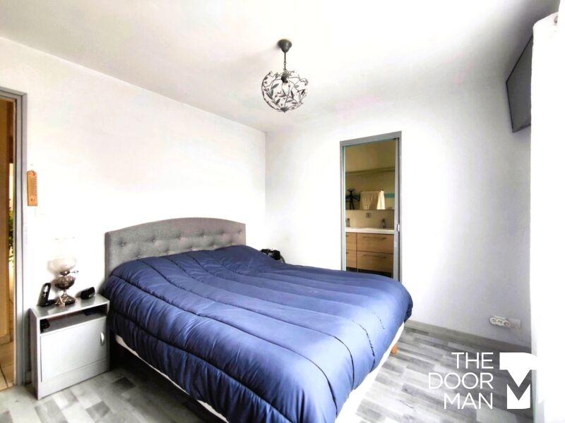 Maison traditionnelle - 180 m² - 5 pièces