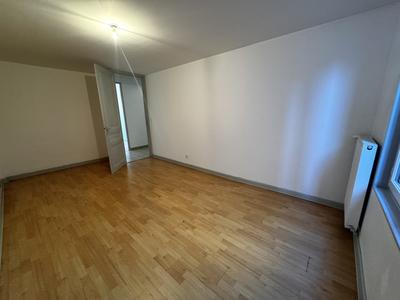 Appartement - 99 m² - 4 pièces