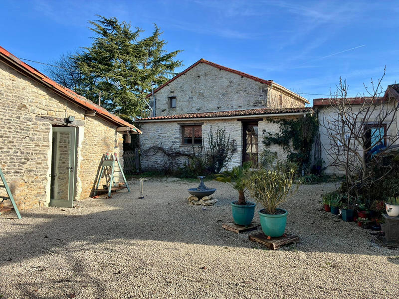 Maison - 360 m² - 13 pièces