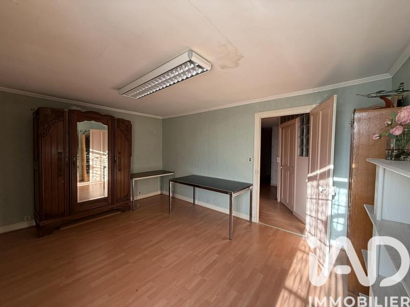 Maison - 208 m² - 9 pièces