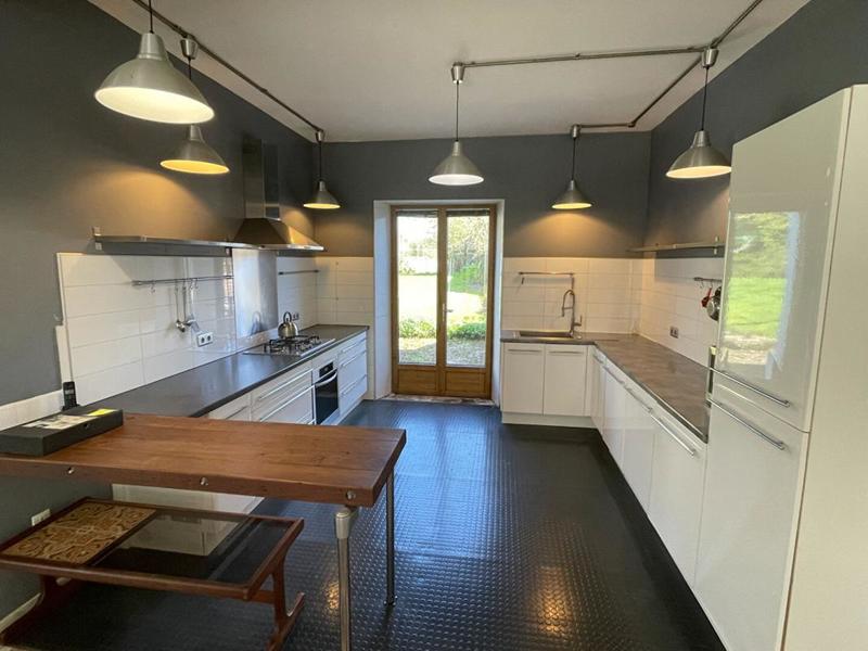 Maison - 310 m² - 9 pièces