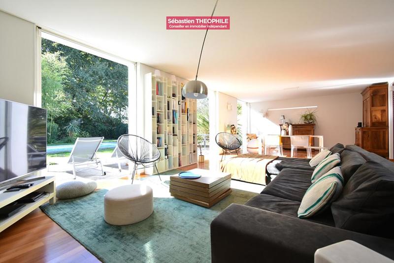 Maison - 206 m² - 7 pièces