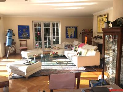 Maison - 195 m² - 9 pièces