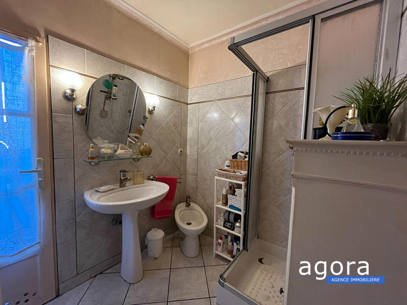 Appartement - 83 m² - 5 pièces