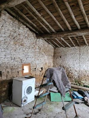 Grange - 94 m² - 2 pièces