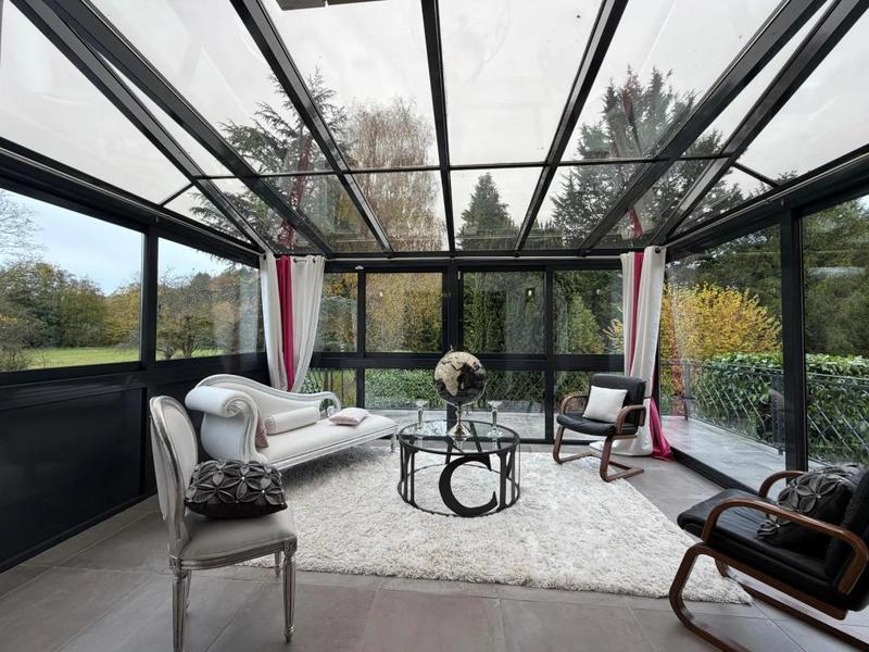 Maison - 230 m² - 8 pièces