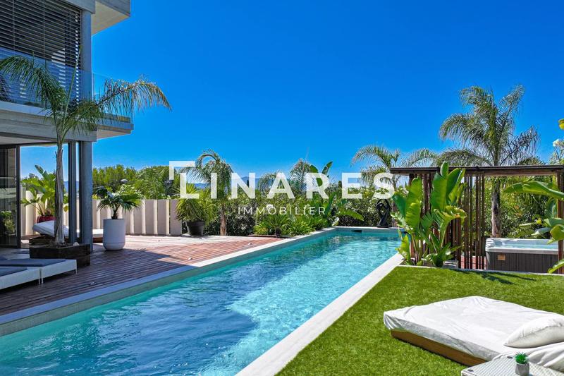 Villa - 250 m² - 6 pièces