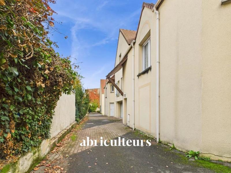 Appartement ancien - 90 m² - 5 pièces