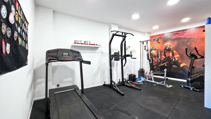 Maison - 204 m² - 9 pièces