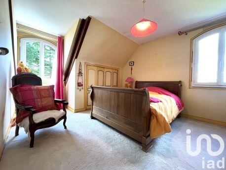 Maison - 260 m² - 7 pièces