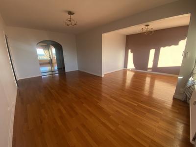 Appartement - 85 m² - 3 pièces