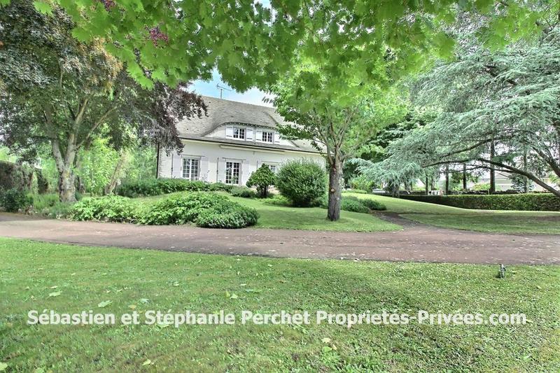 Maison - 229 m² - 8 pièces