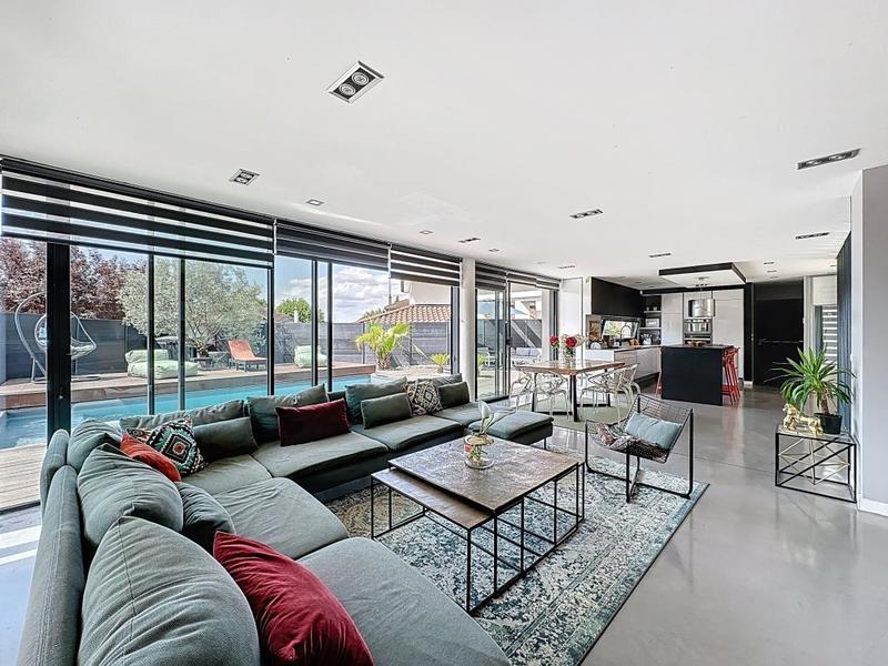 Maison - 140 m² - 5 pièces