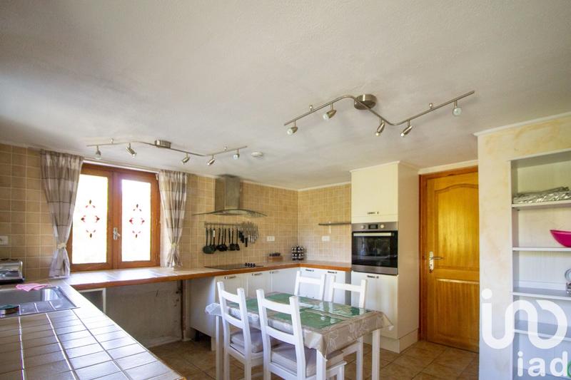 Maison - 180 m² - 7 pièces