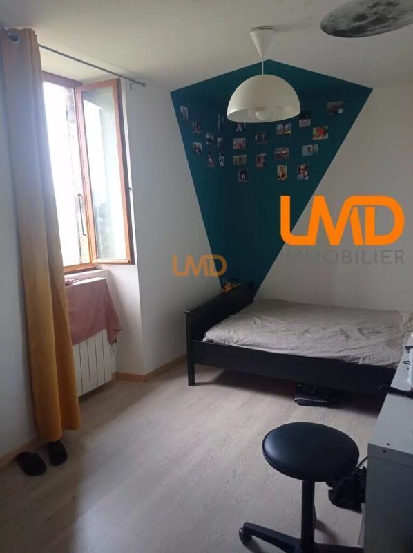 Maison - 180 m² - 9 pièces