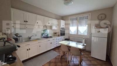 Maison - 97 m² - 5 pièces