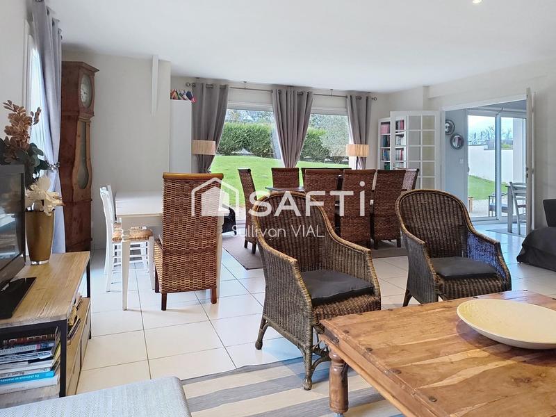 Villa - 228 m² - 10 pièces