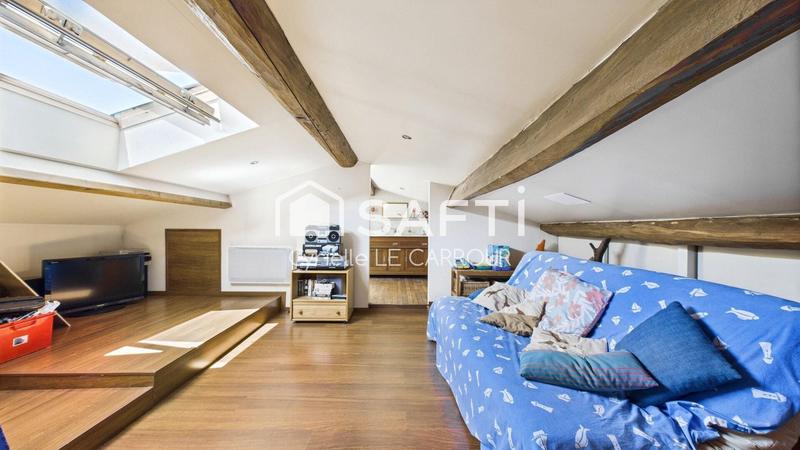 Maison - 203 m² - 7 pièces