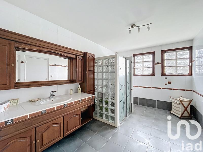 Maison - 225 m² - 6 pièces