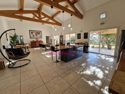 Maison - 262 m² - 8 pièces