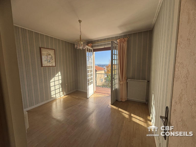 Maison - 162 m² - 7 pièces