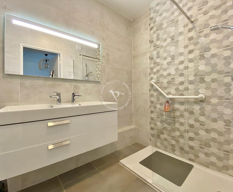 Appartement - 95 m² - 4 pièces