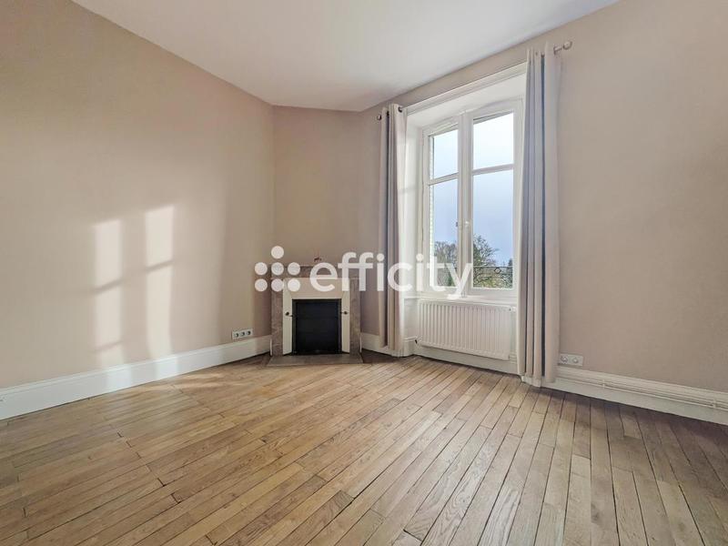 Maison - 248 m² - 9 pièces