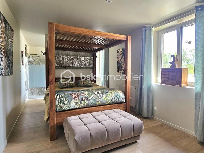 Maison - 335 m² - 14 pièces