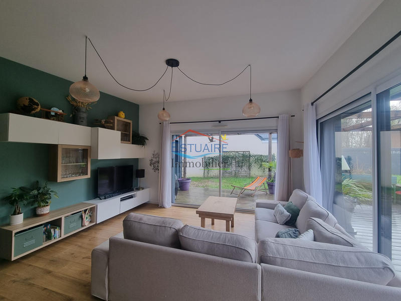 Maison - 90 m² - 5 pièces