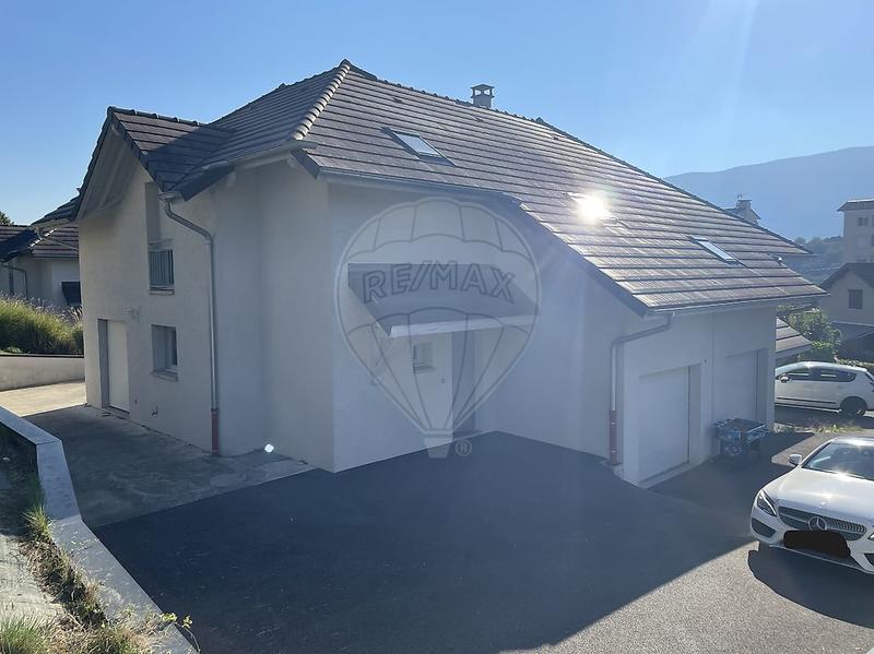 Maison - 112 m² - 4 pièces