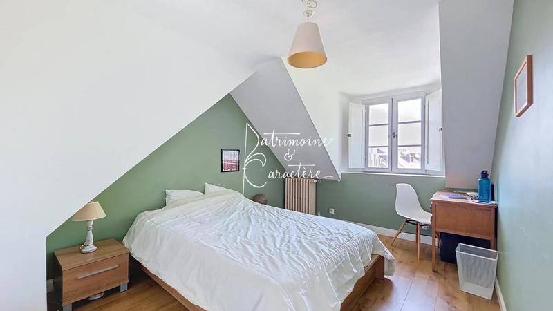 Maison de ville - 235 m² - 10 pièces