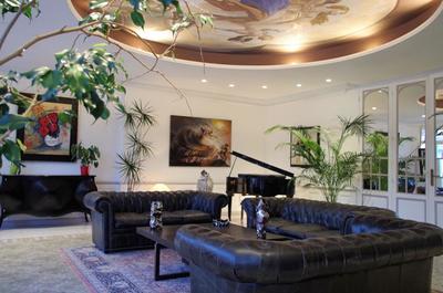 Demeure - 453 m² - 11 pièces