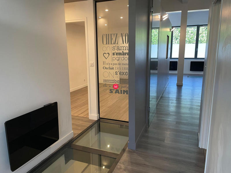 Loft - 77 m² - 3 pièces