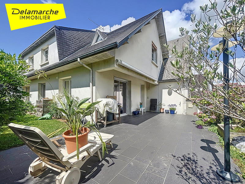 Maison - 260 m² - 9 pièces