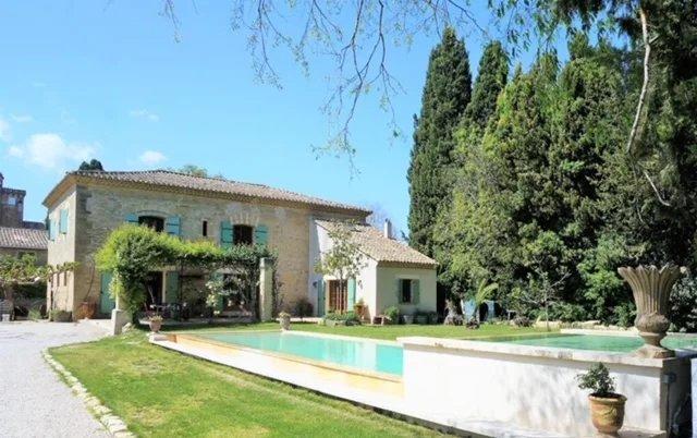 Mas - 306 m² - 10 pièces