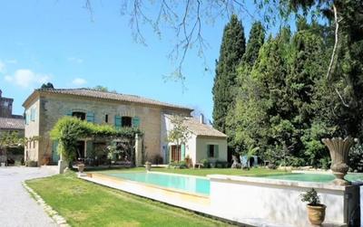 Mas - 306 m² - 10 pièces