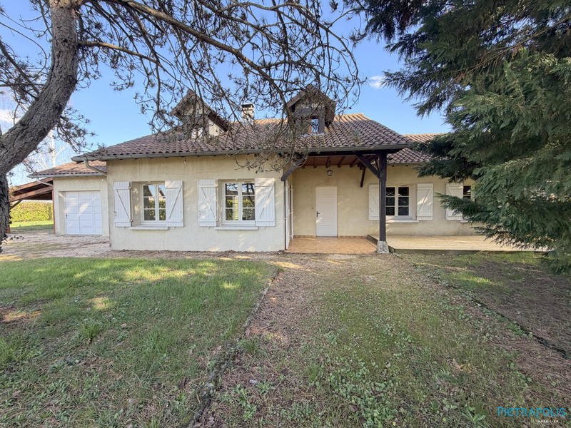 Maison traditionnelle - 192 m² - 7 pièces