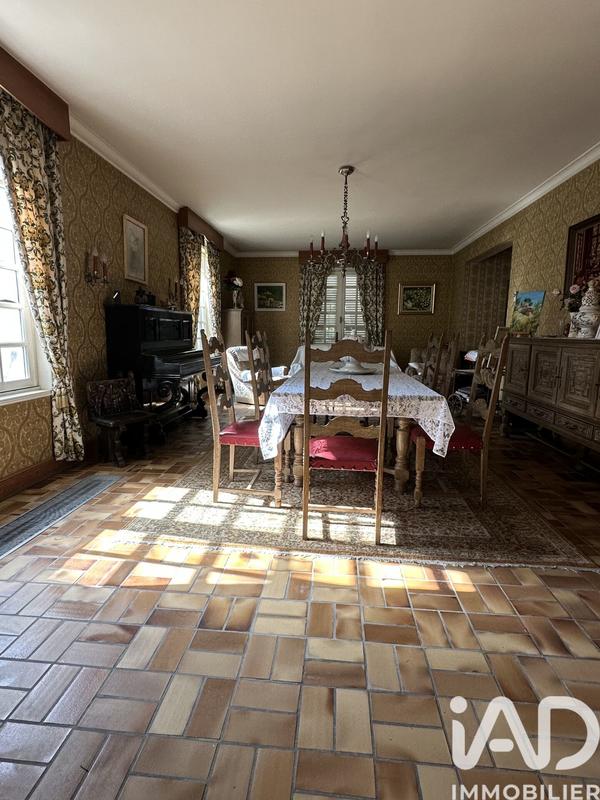 Maison - 322 m² - 9 pièces