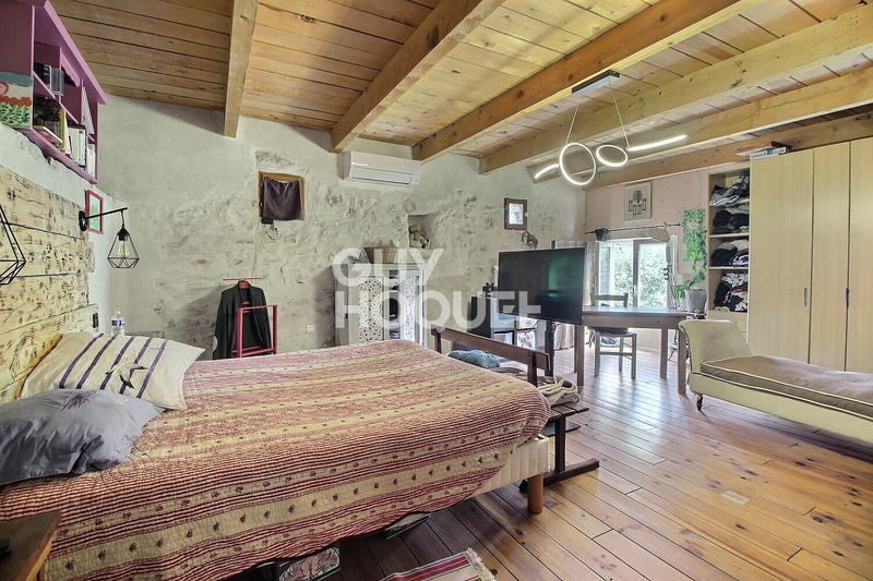 Maison - 238 m² - 8 pièces