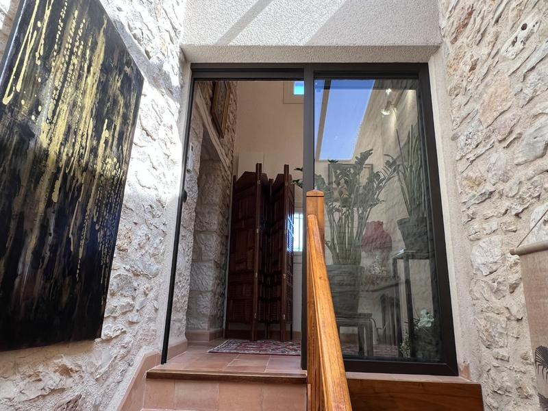 Demeure - 250 m² - 10 pièces