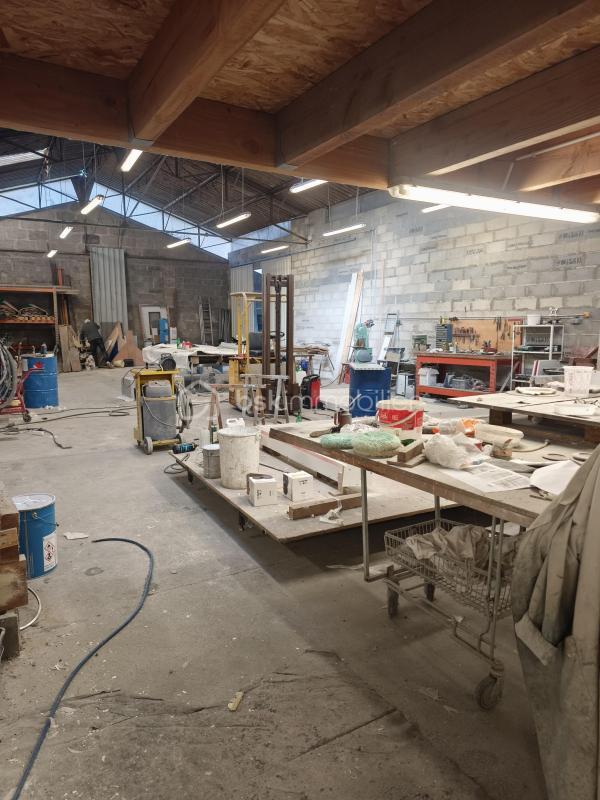 Entrepôt - 438 m² - 1 pièce