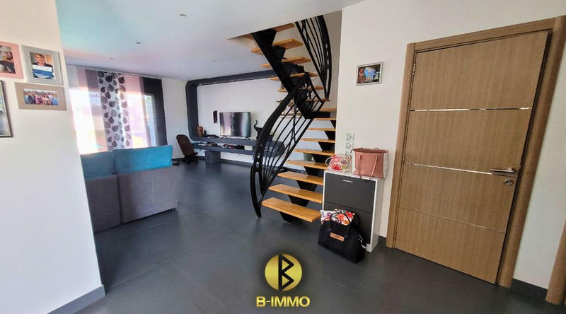 Maison - 200 m² - 6 pièces