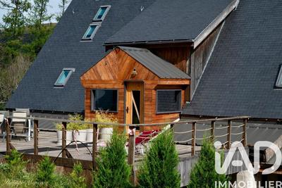 Maison - 231 m² - 7 pièces