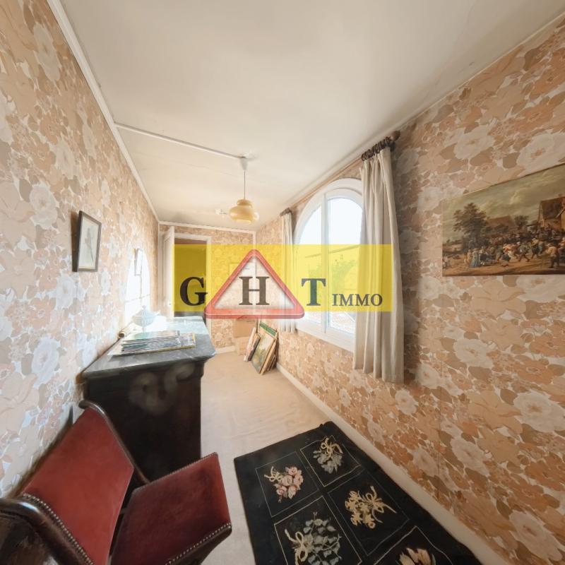 Maison - 220 m² - 8 pièces