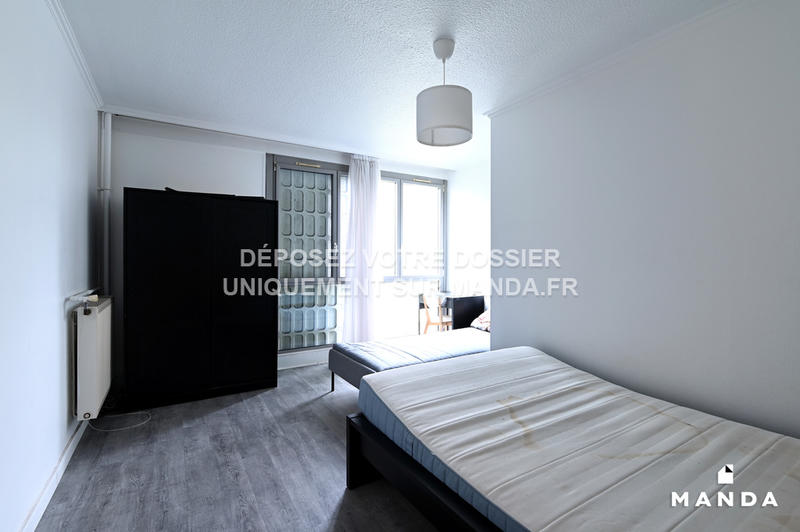 Chambre - 10 m² - 5 pièces