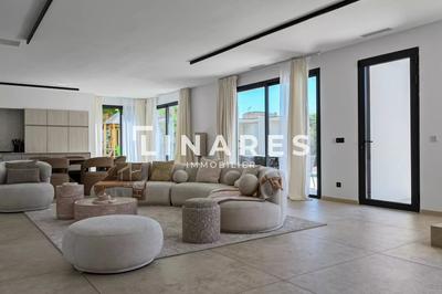 Maison - 230 m² - 5 pièces